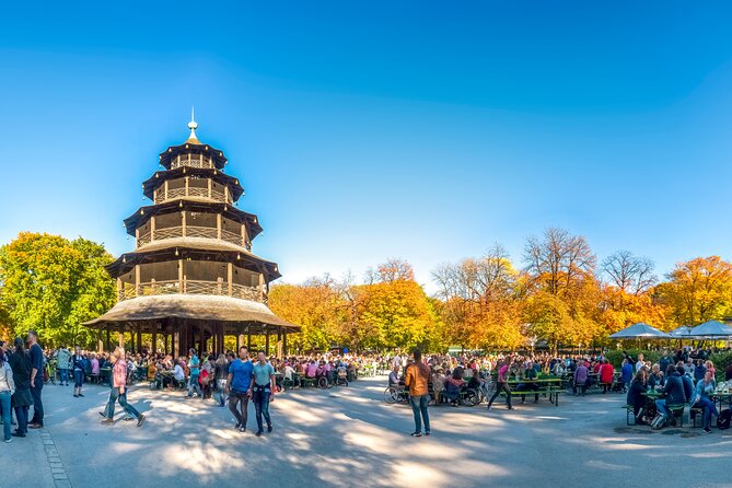 Private and full rickshaw tour in the English Garden - The Chinese Tower and the livelier southern park