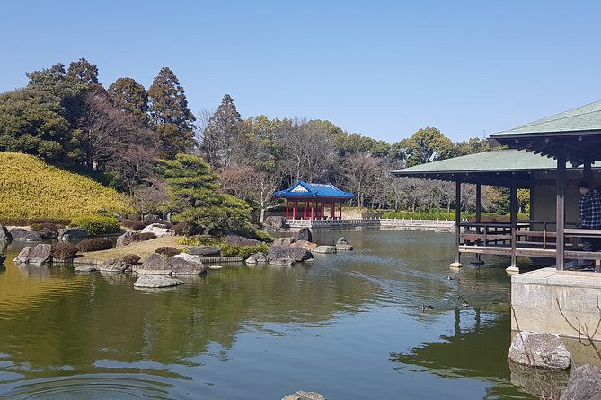 Private Car Full Day Tour of Osaka Temples, Gardens and Kofun Tombs - Shinsekai: A Short Walk Through Old Osaka