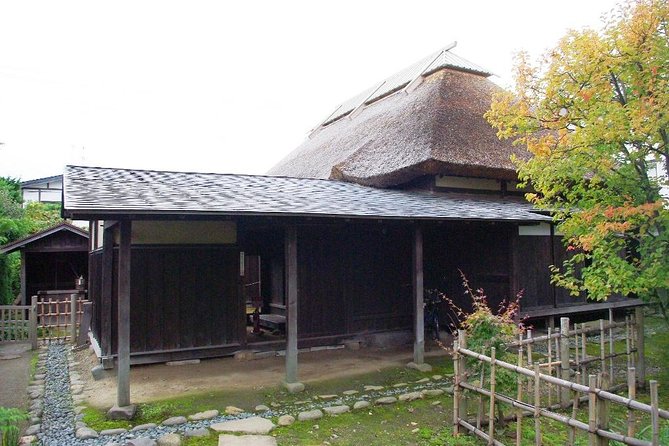 Private Cherry Blossom Tour in Hirosaki with a Local Guide - Price, transport, and the practical trade-off