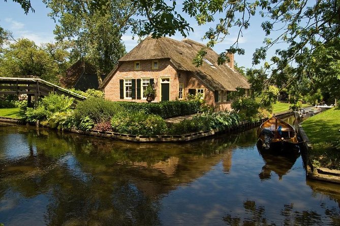 Private Day Trip to the Keukenhof Gardens and Giethoorn - Three hours among Keukenhof’s tulips