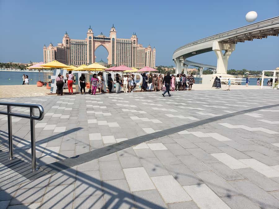 Private Dubai CityTour with Miracle Garden or Global Village - How the guides shape the day
