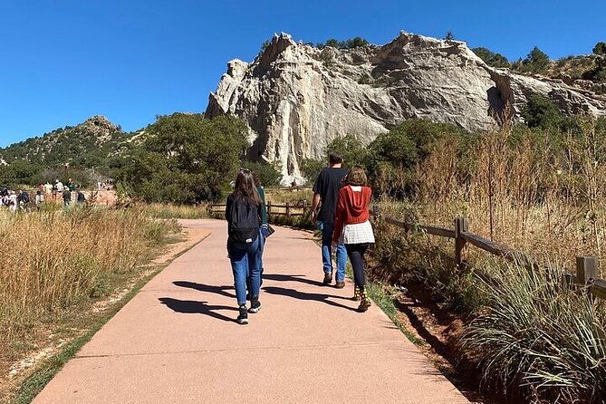 Private Full DayJeep Tour Garden of Gods Pike's Peak from Denver - Garden of the Gods: red rock on an easy first stop