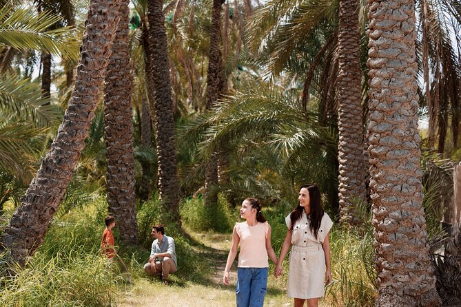 Private Garden City Tour with Zoo Ticket at Al Ain - Sheikh Zayed Palace Museum: a look inside royal Al Ain