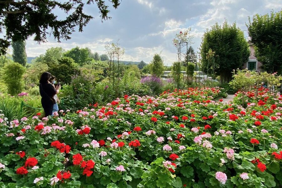 Private Giverny Monet’s House & Gardens Trip from Paris - Who should book this Giverny experience?