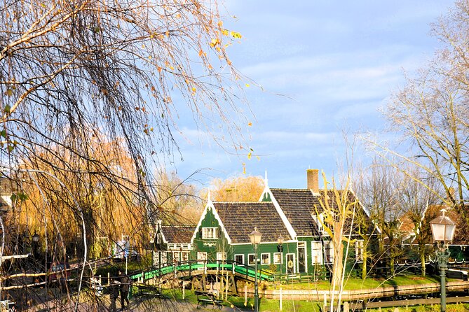 Private Guided Keukenhof Gardens and Zaanse Schans Tour - Clogs, craft, and a 25-minute demonstration