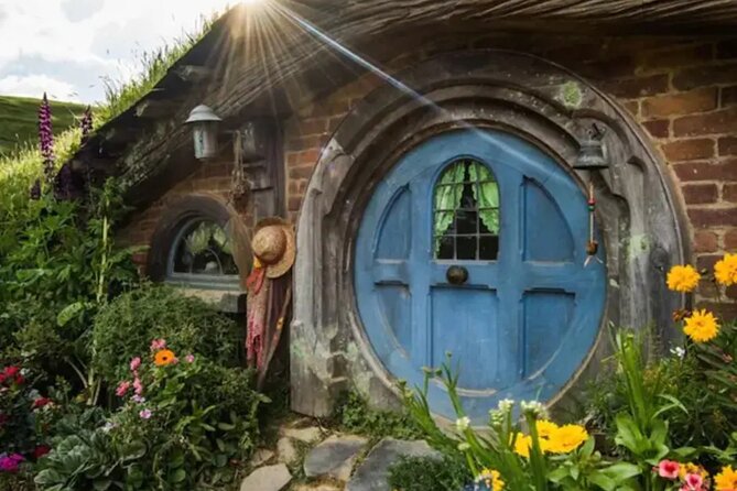 Private Hobbiton, Waitomo Caves, Blue Spring & Hamilton Transfer - Price, tickets, and what the $299 covers