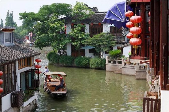 Private Shanghai Day Tour of Zhujiajiao Water Town,Yu Garden and Bund - Returning to the City for Yu Garden