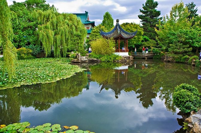 Private Tour: Gardens of Vancouver - Bloedel Conservatory: tropical plants under a dome