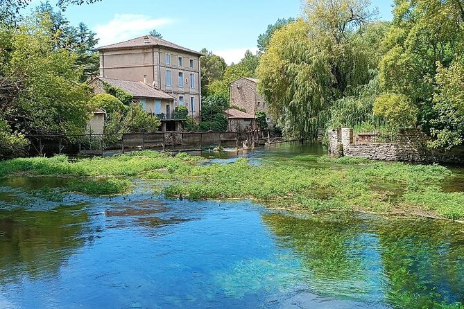 Private Tour Perched Villages of Luberon & (LAVENDER JUNE/JULY) - Private transport is the real value for a group