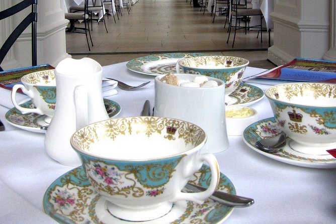 Private Tour: Royal High Tea At Kensington Palace Gardens - Starting at Queensway and finding the royal parks