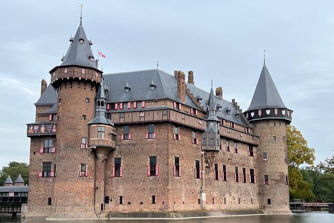 Private Tour Tulip Gardens (Keukenhof) and Dutch highlights - Kinderdijk or Zaanse Schans for windmills