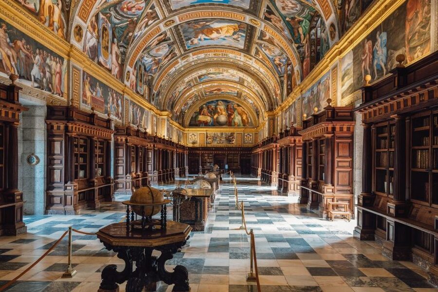 Private VIP visit El Escorial Palace, Monastery and Gardens - Saint Lawrence Basilica and the power of ceremony