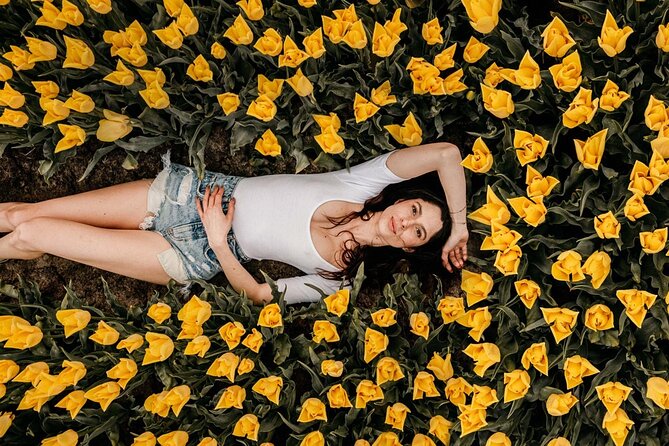 Professional Photoshoot at Private Tulip Field - The highlights at a glance
