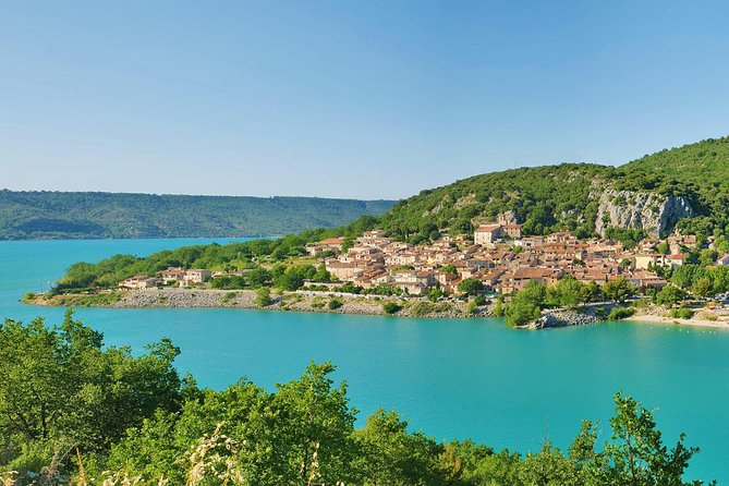 Provence and Lavender - private & Guided Full Day Tour - Lake Sainte-Croix and the Verdon setting