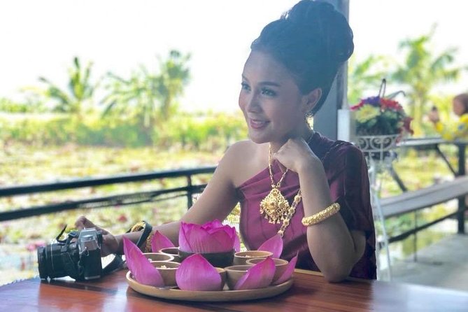 Red Lotus garden market with Thai culture halfday tour - Arriving at Tung Bua Daeng