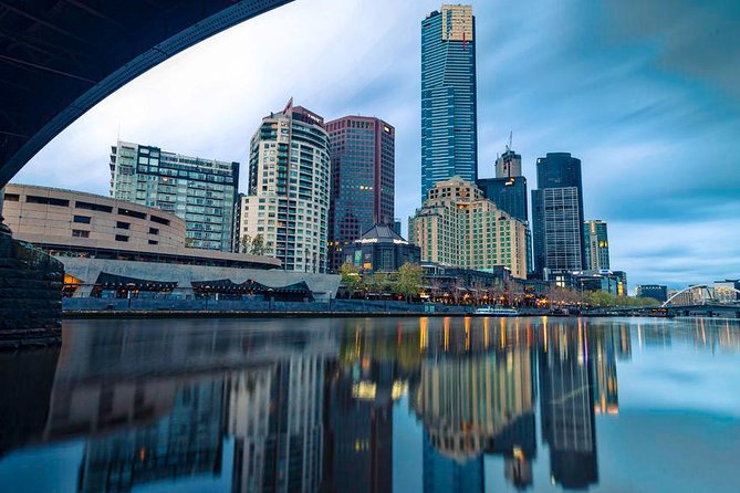 River Gardens Melbourne Sightseeing Cruise - Commentary, drinks, and the onboard atmosphere