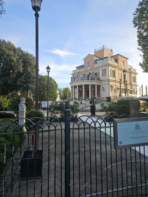 Rome: Golf Cart Tour of the Villa Borghese Gardens - Who should book this ride?