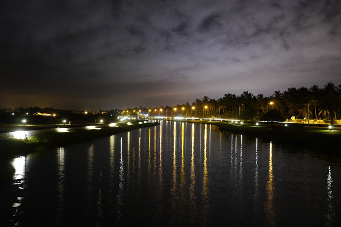 Salalah by Night Tour - Charming Evening in the Garden City - Gold, silver, daggers, and antiques