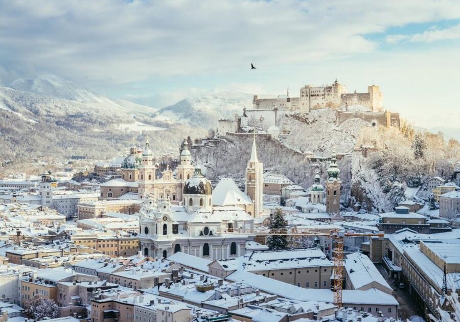 Salzburg: Old Town, Mozart, & Mirabell Gardens Walking Tour - Finding the group at Salzburg Congress