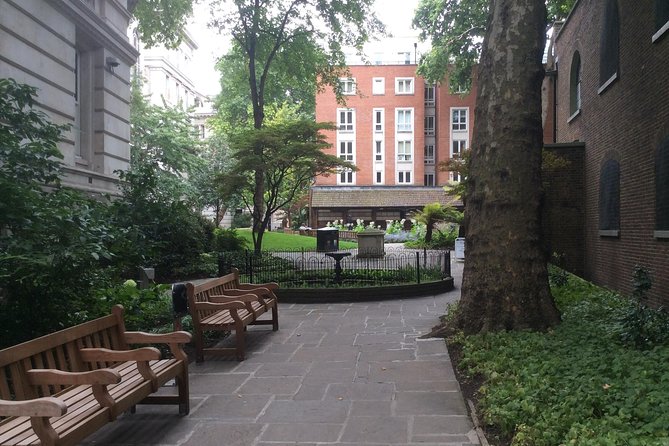 Secret Gardens of the City of London Private Tour - Roman London, wartime rebuilding, and Shakespeare