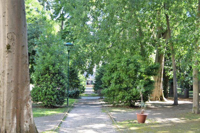 Secret Gardens of Venice Walking Tour - Giardini Savorgnan and noble family gardens