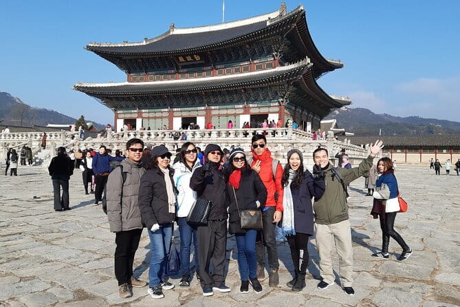 Seoraksan and Cherry Blossom Lake 1 day trip from Seoul - Guide style and group expectations