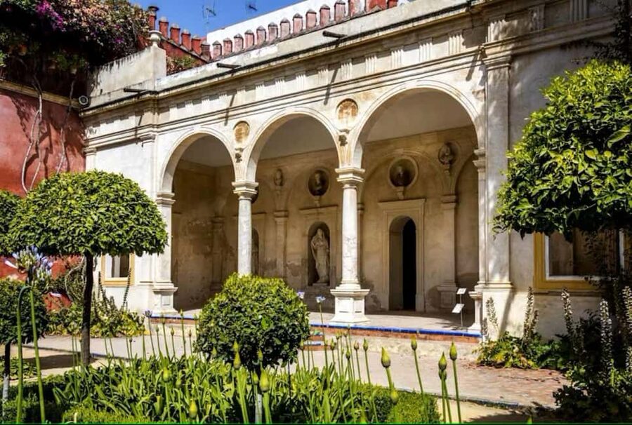 Seville: Guided Tour of Noble Houses and Grand Gardens - Practical details that affect your day