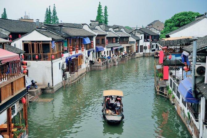 Shanghai Day Tour to Zhujiajiao Water Town, Yu Garden, Bazaar, Bund - Why this Shanghai day trip works