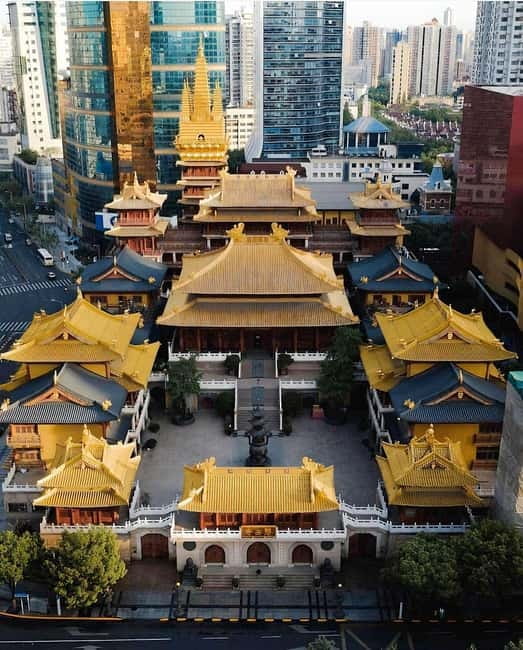 Shanghai: Jing'an Temple, Yu Garden, and Bazaar Private Tour - City God Temple and the bazaar: Shanghai’s lively old quarter