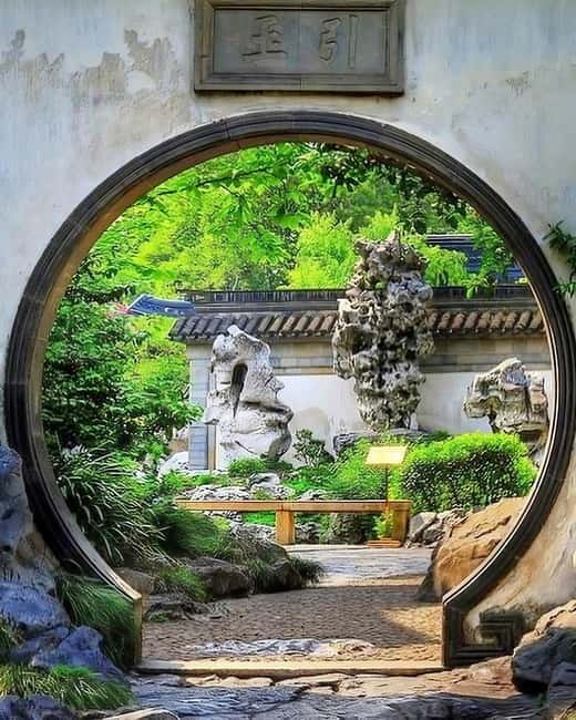 Shanghai: Jing'an Temple, Yu Garden, and Bazaar Private Tour - Jing’an Temple: golden calm beside modern Shanghai
