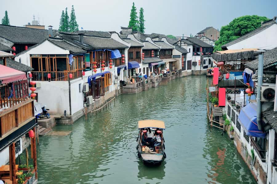 Shanghai：Old Town, Yu Garden, Zhujiajiao Water Town Bus Tour - What this Shanghai day covers