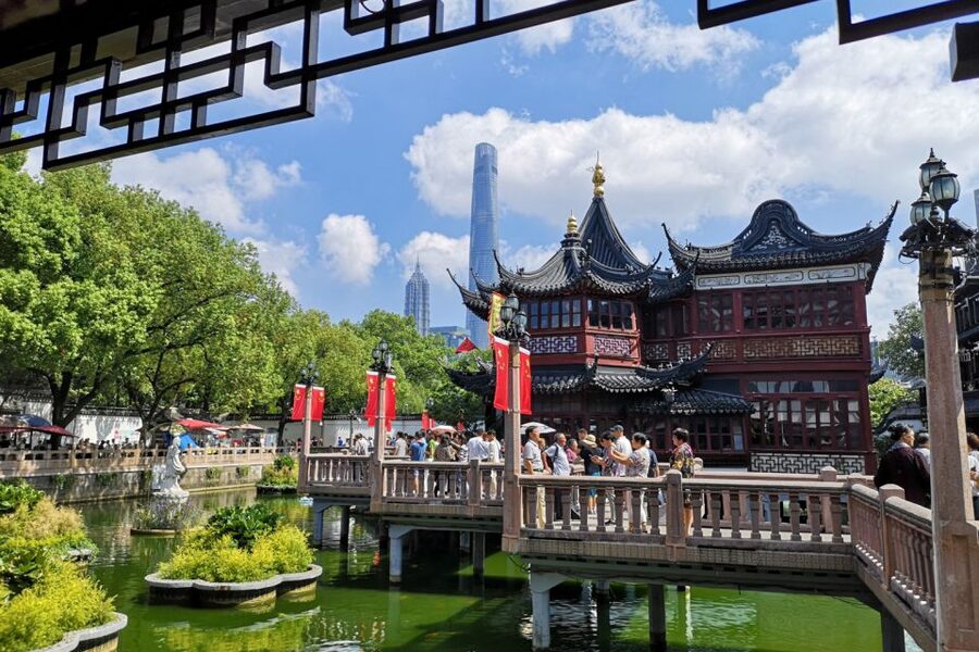 Shanghai: Yu Garden and City God Temple Walking Tour - Meeting near Yuyuan Garden Station