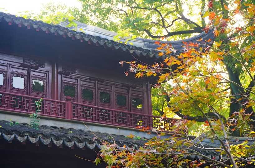 Shanghai: Yu Garden Ticket+Lantern Festival Entry combo - What the crowd experience is really like
