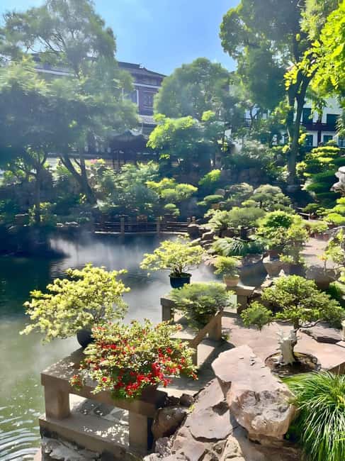Shanghai: Yu Garden with Entry Tickets(optional) - Moving through the courtyards and rockeries