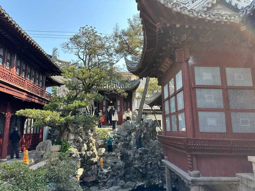 Shanghai: Yu/Yuyuan Garden Entry Ticket--E ticket - Getting there by metro or bus
