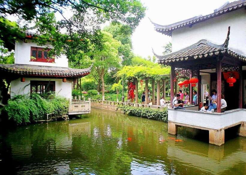 Shanghai: Zhujiajiao Private Tour w/ Boat Ride & Garden - Walking across Zhujiajiao’s bridges