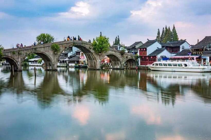Shanghai: Zhujiajiao Private Tour w/ Boat Ride & Garden - Who should book this Zhujiajiao visit?