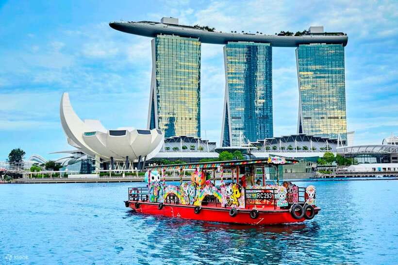 Singapore: City Tour & Jurassic World at Gardens by the Bay - Merlion Park: 30 minutes with Singapore’s mascot