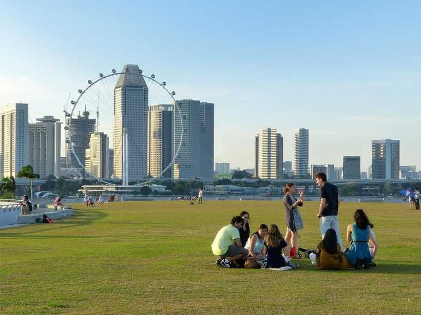 Singapore: Day Tour for Sentosa, Gardens by the Bay, Flyer - Gardens by the Bay: the visual centerpiece
