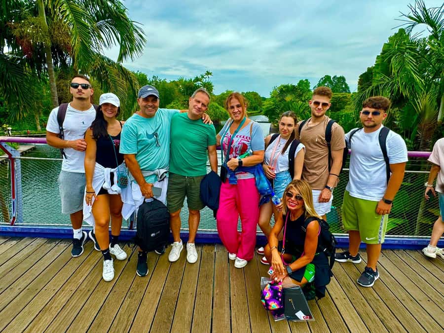 Singapore: Marina Bay Sands & Gardens By The Bay & Transfer - What the private transfer adds