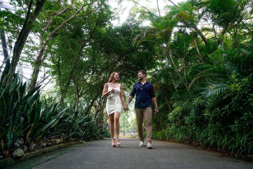 Singapore: Professional photoshoot at Gardens by the Bay - Who should book this experience?