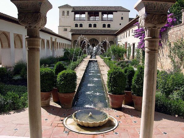 Skip the line: Alhambra Palace and Generalife Gardens Private Guided Tour - Key points to know before you book
