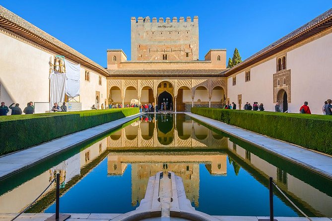 Skip the line: Alhambra Palace and Generalife Gardens Private Guided Tour - Why the Alhambra is worth your morning