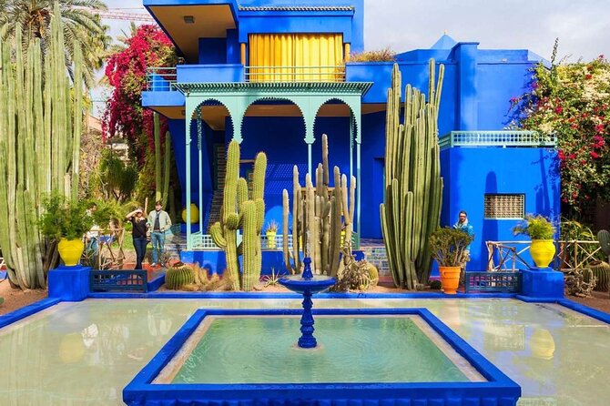 Skip the line at : Majorelle Garden and Palm Garden. - What the private vehicle adds to the day