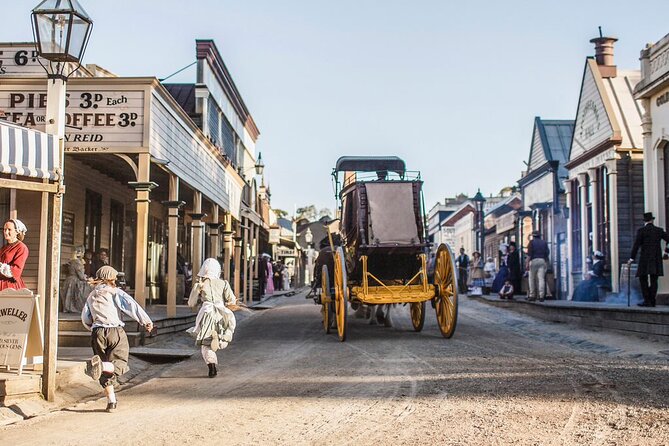 Sovereign Hill, Botanical Gardens and Melbourne Skydeck Bus Tour - Starting at Eureka Tower at 7:30 a.m.