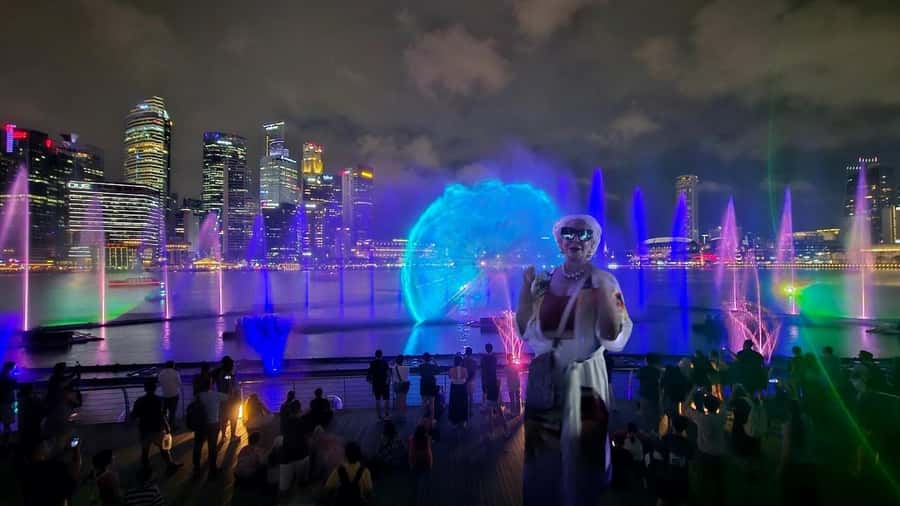 Spectra & Garden Rhapsody Shows with Singapore River Cruise - Seeing Singapore from the river for 35 minutes