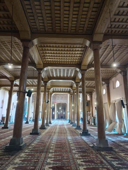 Srinagar: Private Old City and Mughal Gardens Guided Tour - Why this tour works for a first day in Srinagar
