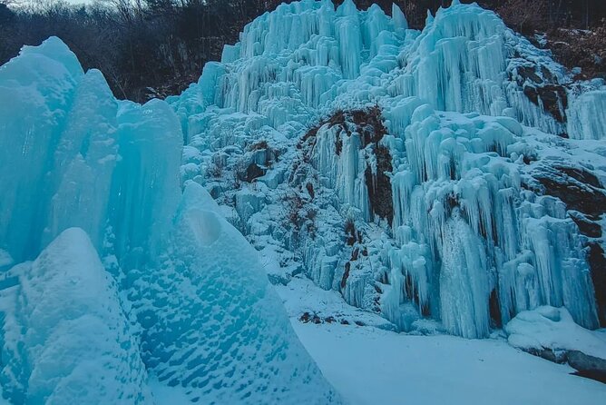 Strawberry & Eobi Valley & Nami Island & Garden of Morning Calm - Photographing the frozen wall at Eobi Ice Valley