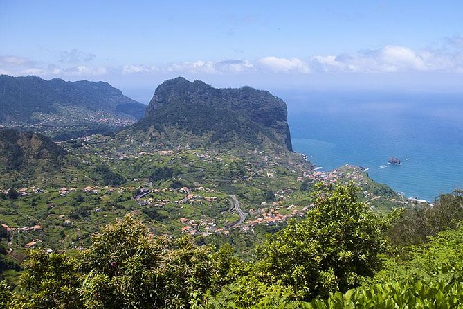 Sunday Market and Gardens Tour - The ride into Santo da Serra