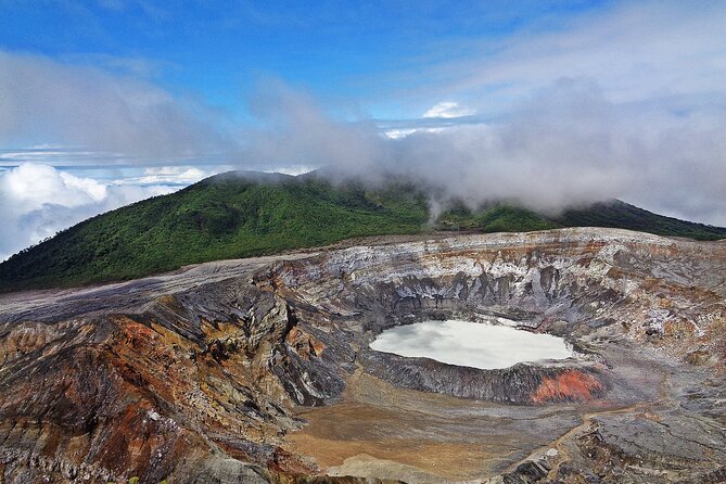 Super Combo Tour: Waterfalls Gardens + Coffee Tour + Poás Volcano - Poás Volcano and the importance of clear weather
